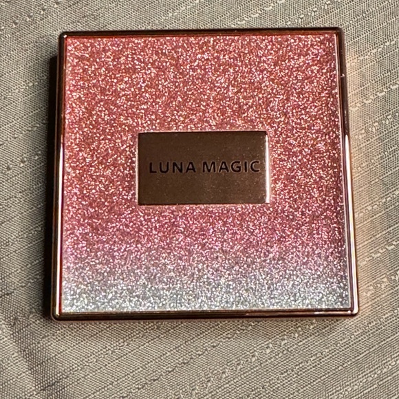 Luna Magic Soft Perfection Foundation in Tan - Picture 2 of 4